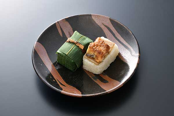 お凌ぎ八幡むし